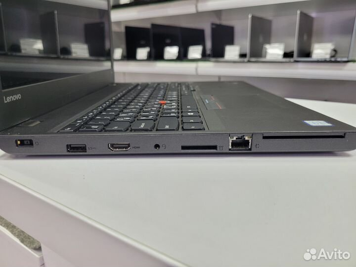 Ноутбук Lenovo i5-6300U 8GB DDR4 256GB SSD