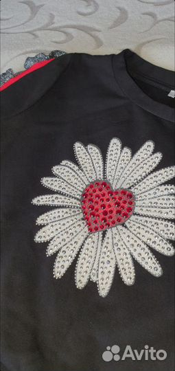 Итальянский новый костюм со стразами