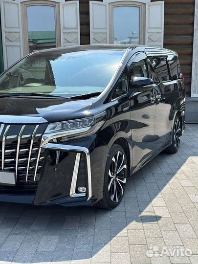 Toyota Alphard 2.5 CVT, 2019, 29 000 км