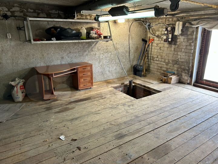 Гараж, > 30 м²