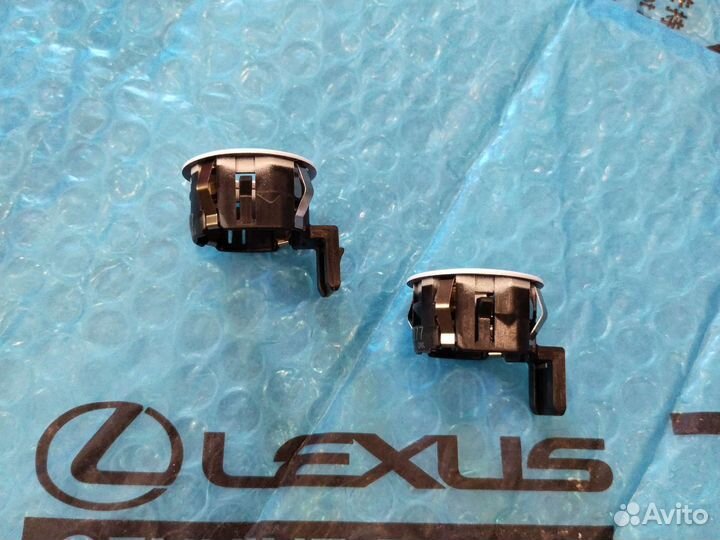 Кольцо парктроника Lx 570 заднее крайнее перламутр