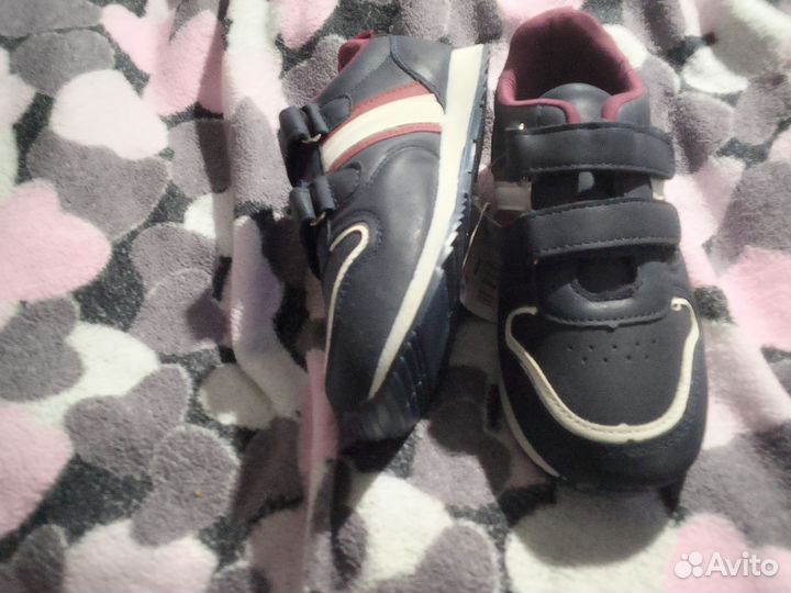 Детские кроссовки