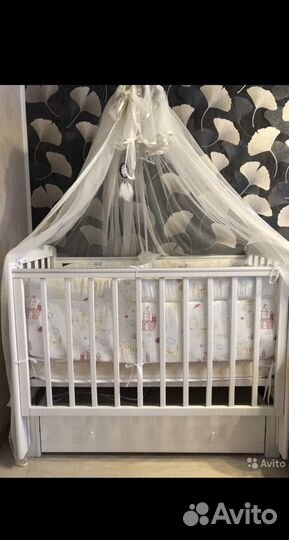 Кровать, комод, матрас