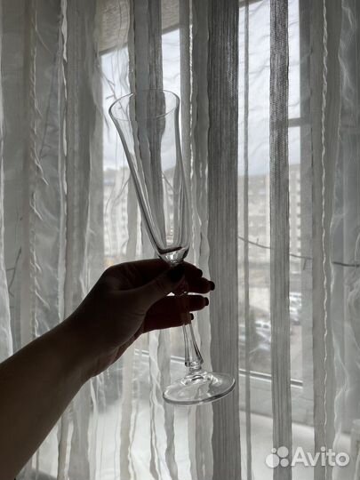 Бокалы под шампанское