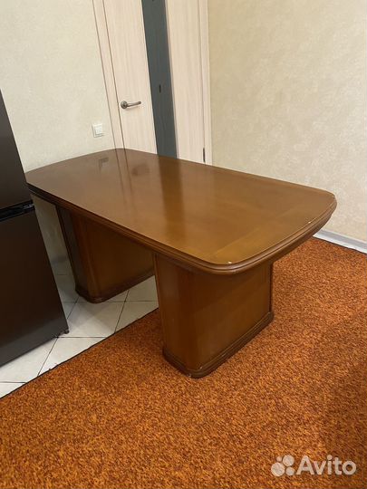 Стол