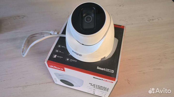 Камера видеонаблюдения купольная