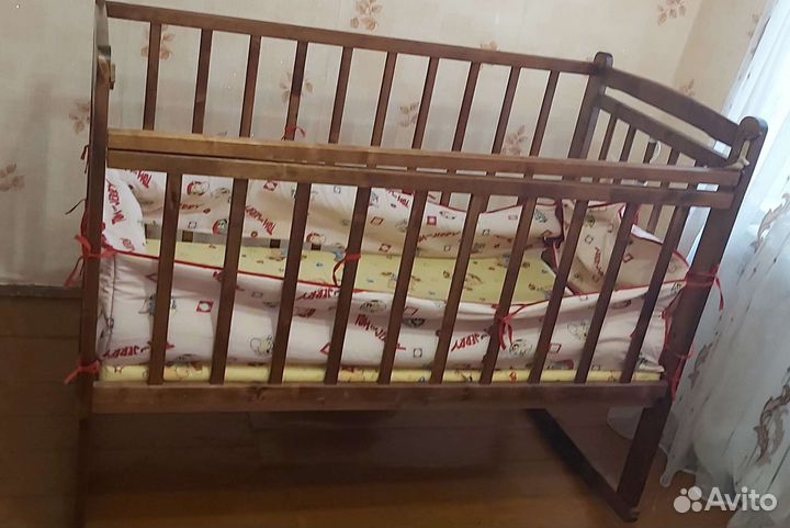 Кроватка люлька маятником