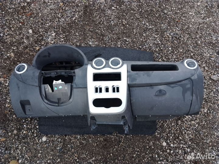 Торпедо Renault Logan 1 рестайлинг