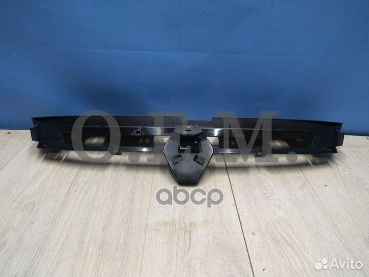 Решетка радиатора внутренняя часть Renault Dust