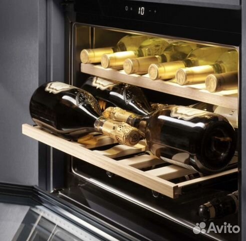 Встраиваемый винный шкаф Electrolux 900 KBW5T