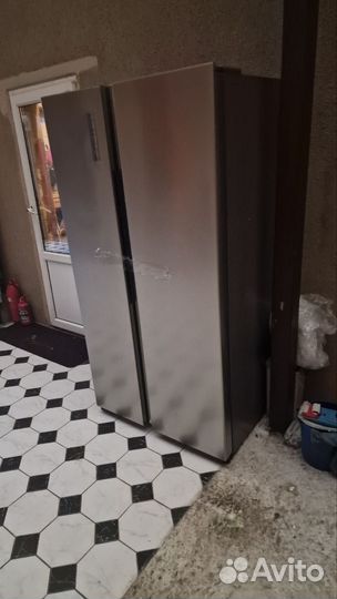 Холодильник hisense
