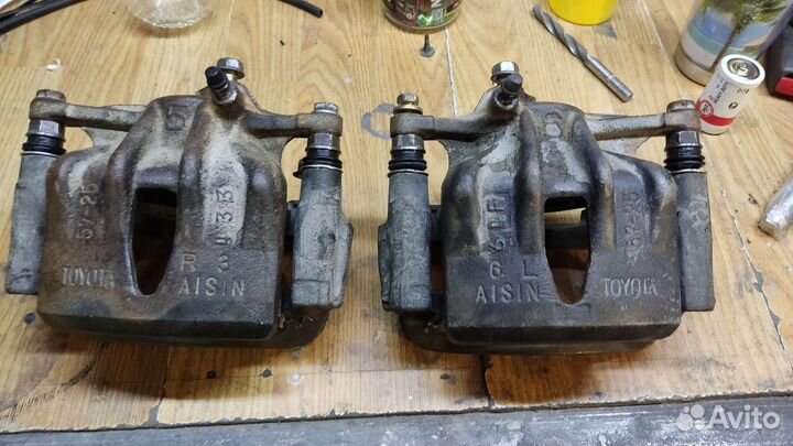 Передний суппорт Chaser Cresta Mark 90/100