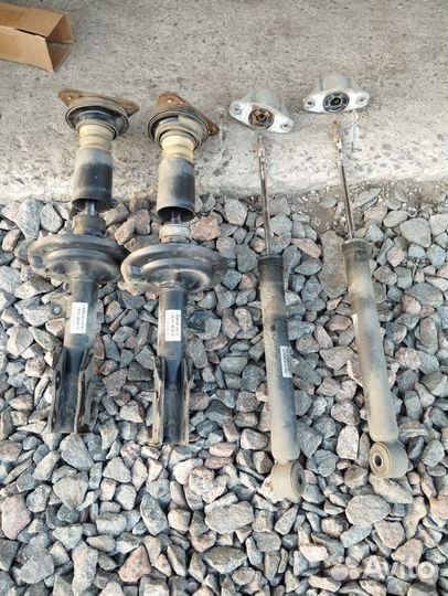 Комплект амортизаторов Лада Веста