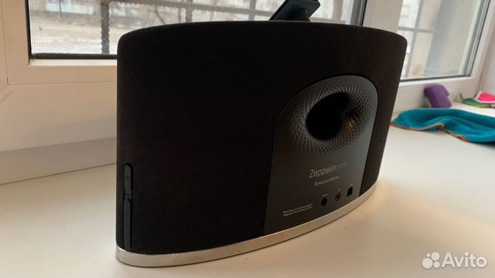Bowers & Wilkins Zeppelin mini с Bluetooth