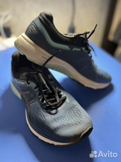 Кроссовки женские asics