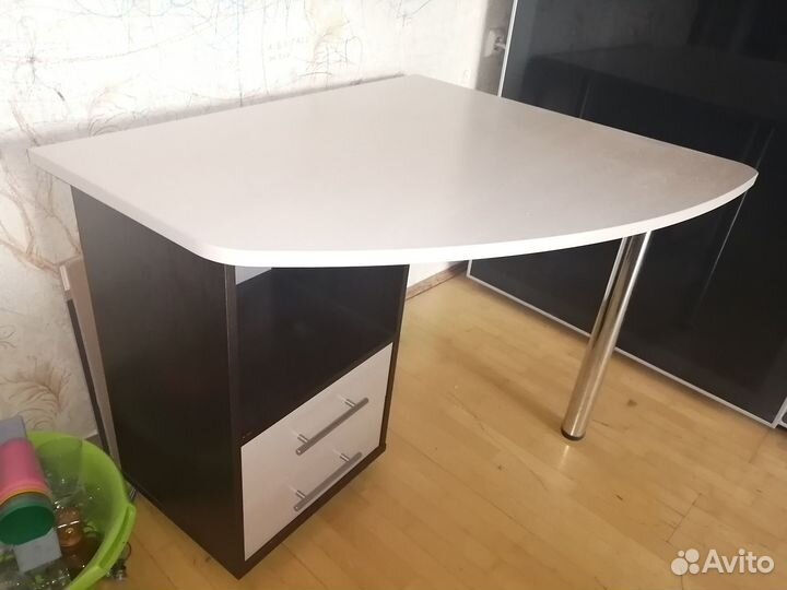 Угловой письменный стол бу