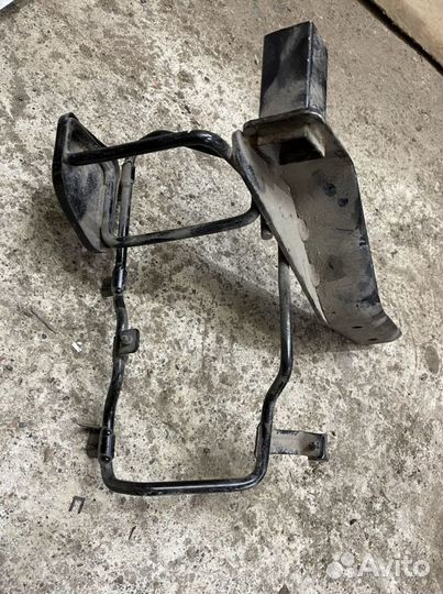 Кронштейн заднего бампера Mitsubishi L200 с 2007г