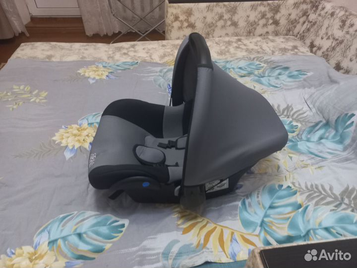 Автомобильное кресло