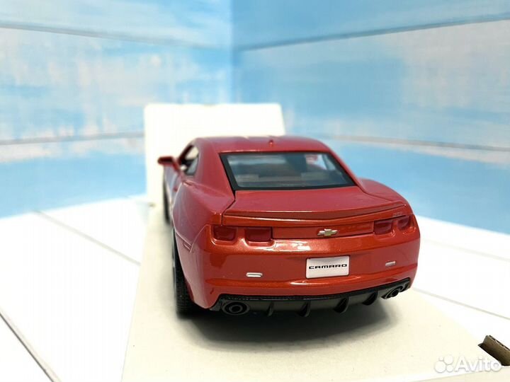 Chevrolet Camaro SS 1:24 Maisto модель автомрбиля