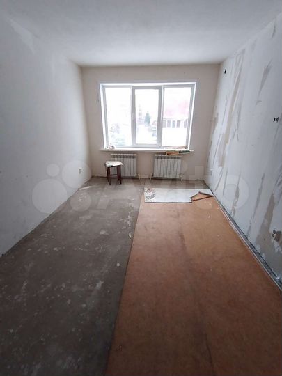 2-к. квартира, 43 м², 1/3 эт.