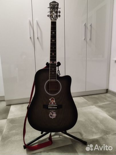 Акустическая гитара