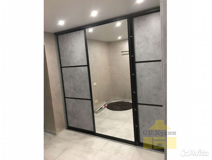 Шкаф с зеркалом