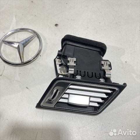 Дефлектор правый Мерседес 207 w207