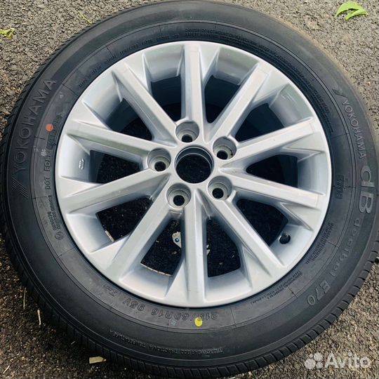 Одно колесо yokohama 215/60/R16