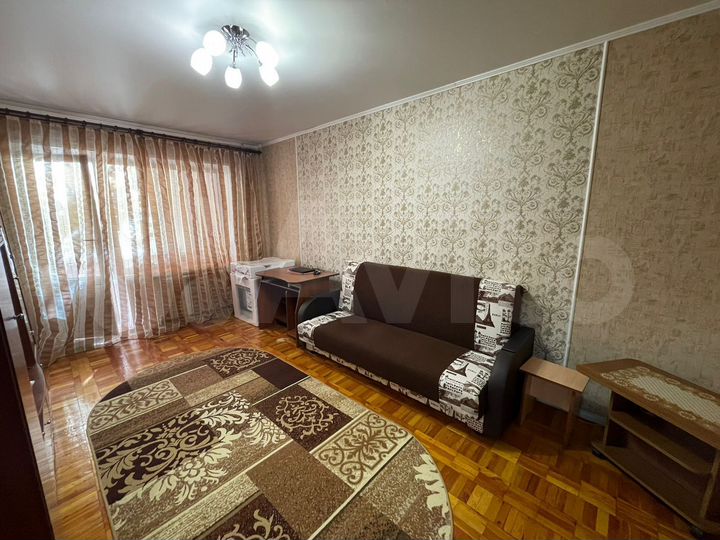 2-к. квартира, 45 м², 1/9 эт.