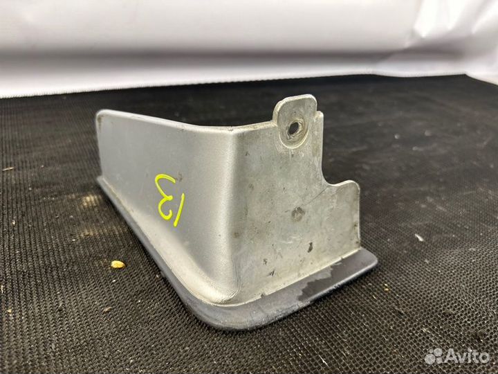 Брызговик передний левый Nissan Teana J32 J32