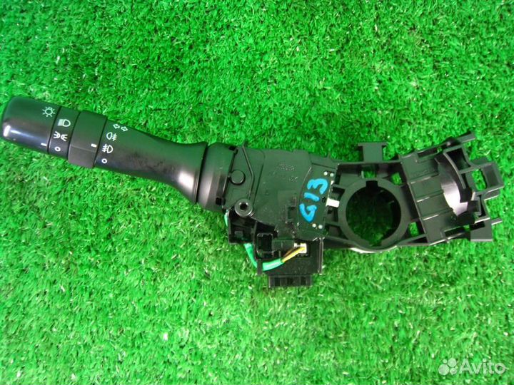 Подрулевой переключатель поворотов Toyota Yaris P