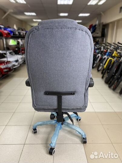 Офисное кресло