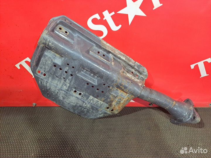 Кронштейн заднего крыла правый