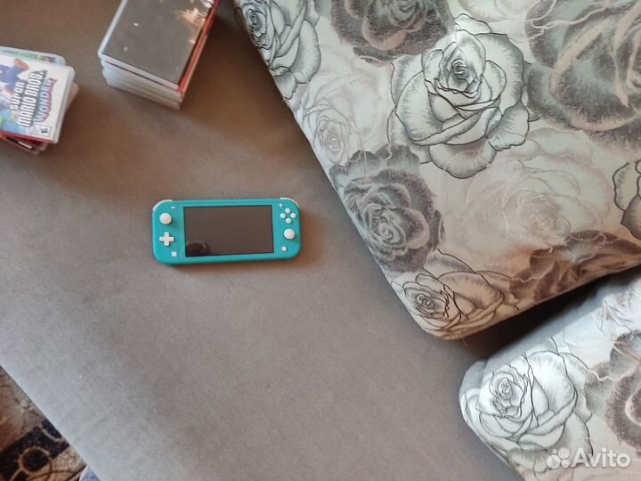 Продаю Nintendo Switch Lite
