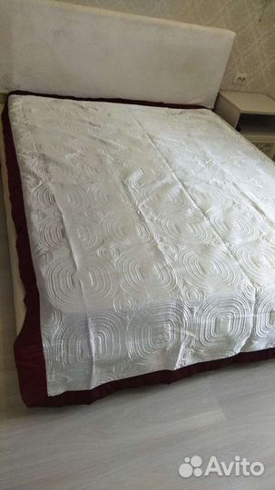 Покрывало на кровать новое