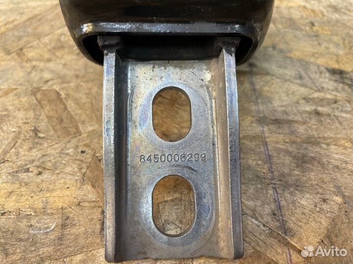 Опора двигателя левая LADA Vesta