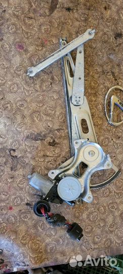 Стеклоподъемник передний правый Lexus Gs 300 GRS