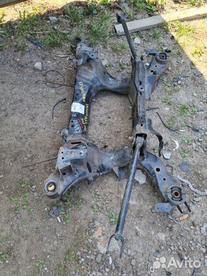 Подрамник Infiniti M37 2012