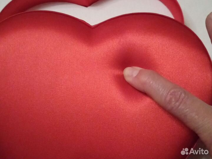 Коробка подарочная атласная сердце