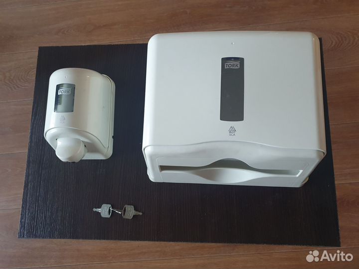 Диспенсера Tork для мыла, для полотенец