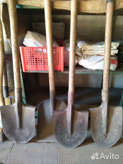Лопаты, грабли, пилы, тяпки, вилы, ведра, лейки