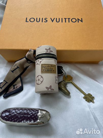 Louis vuitton ключница