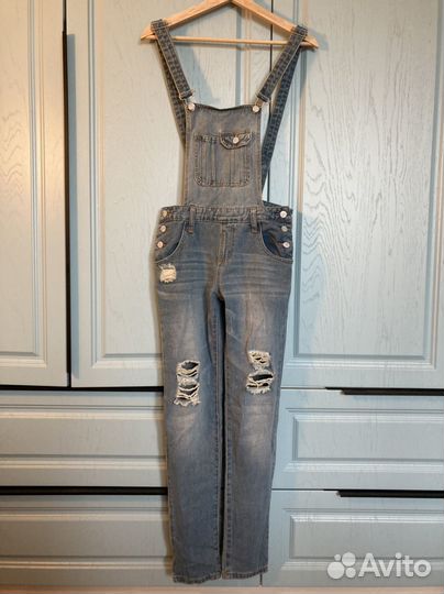 Комбинезон джинсовый