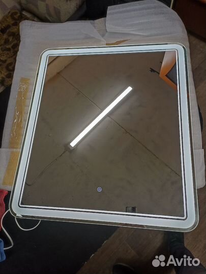 Зеркало с подсветкой для ванной