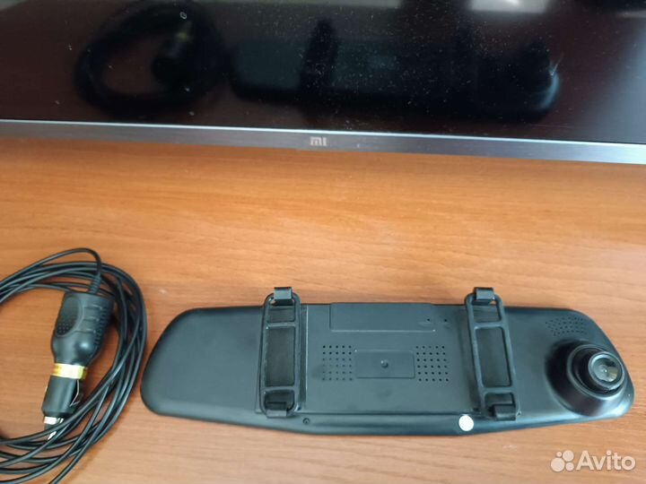 Видеорегистратор зеркало с флешкой 32Гб