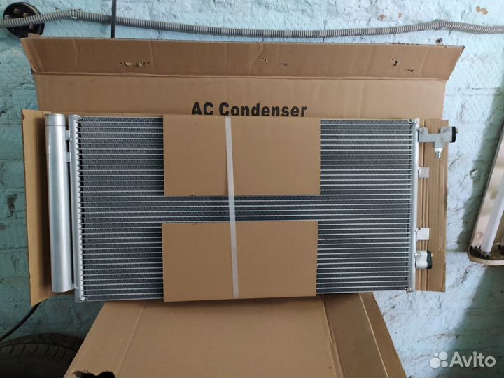 Радиатор кондиционера Reno Fluence Датчик вверх