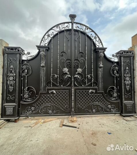 Кованные ворота и калитка