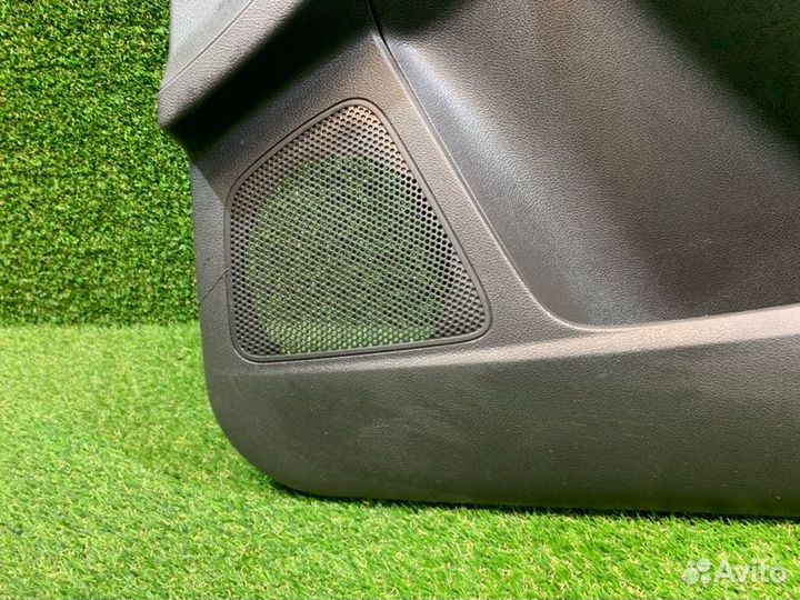 Обшивка двери карта передняя правая Ford Focus 3