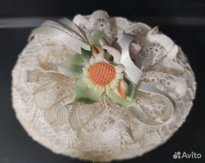 Шкатулка овальная, керамика кружево