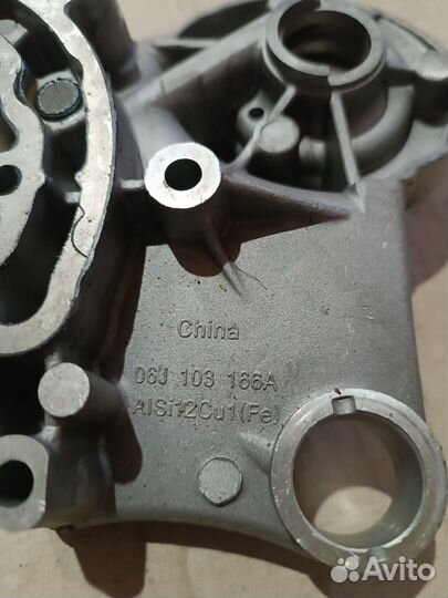 Опорный кронштейн распредвала tiguan passat cawa C